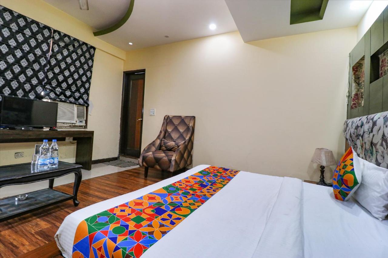 Staybook Hotel Aira New Delhi Railway Station Paharganj Exterior foto